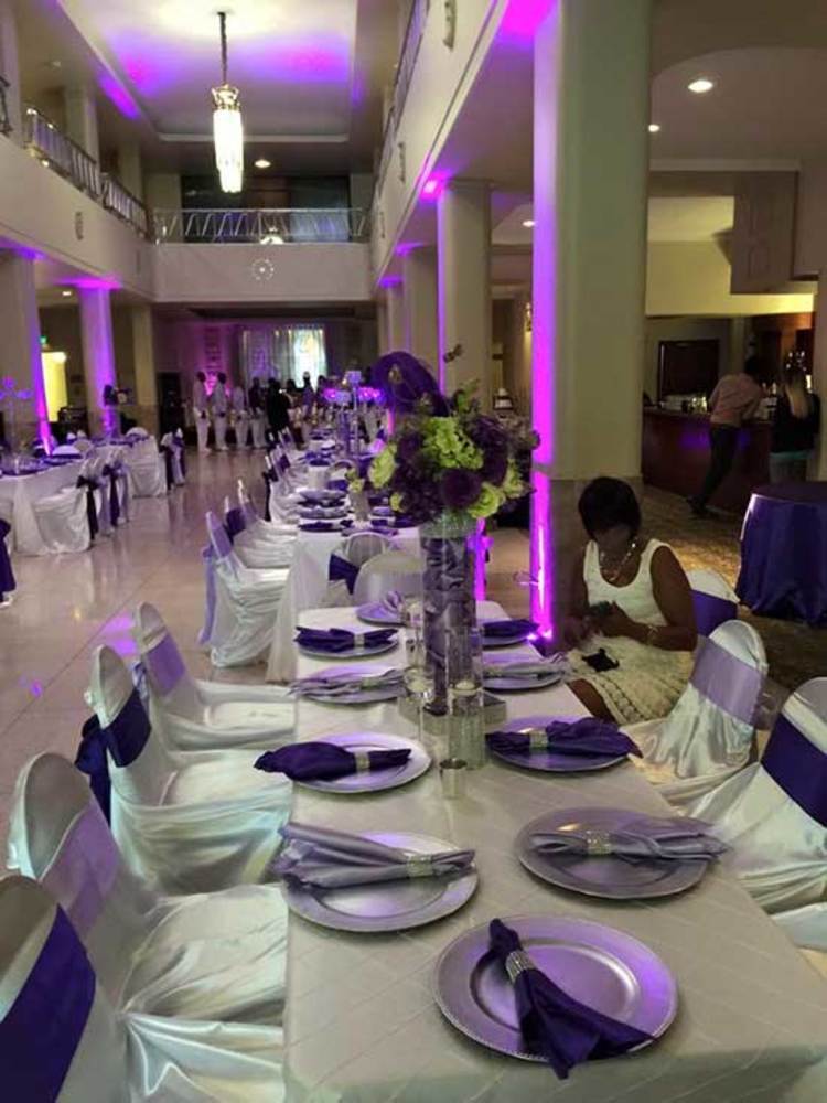 8 Up Lights in Baton Rouge