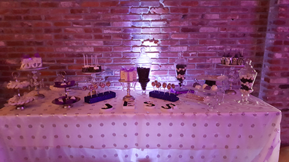 Uplighting a Dessert Table